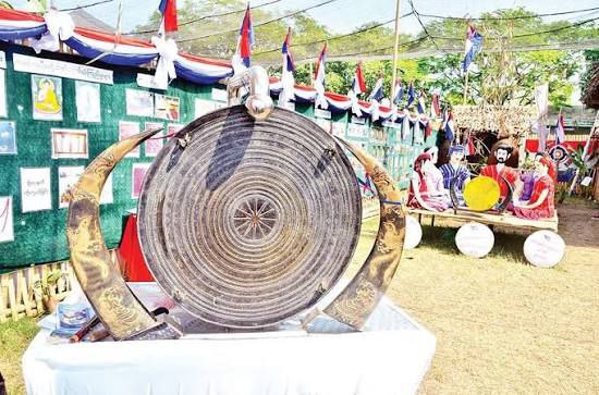 Kayin Traditional Dress